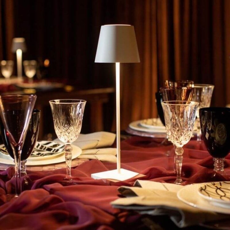 Wablin - Wireless Rechargeable LED Table Lamp