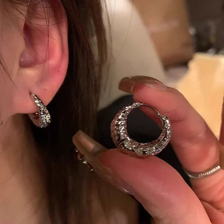 Ryvelle - Elegant Hoop Earrings for a Timeless Look