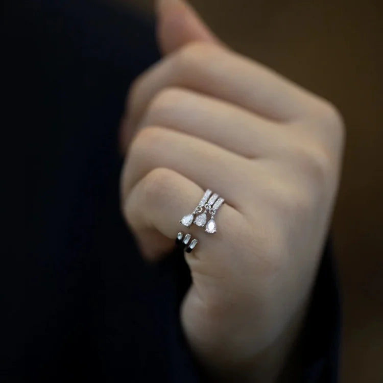 Isaline - Adjustable Water Drop Ring