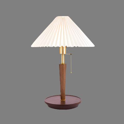 Loventis - Vintage Wooden Table Lamp with Pleated Shade