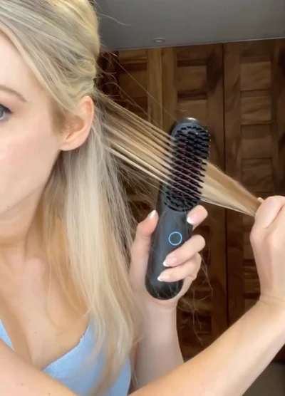 SleekStyle Brush - Professional 3-in-1 Heated Styling Brush