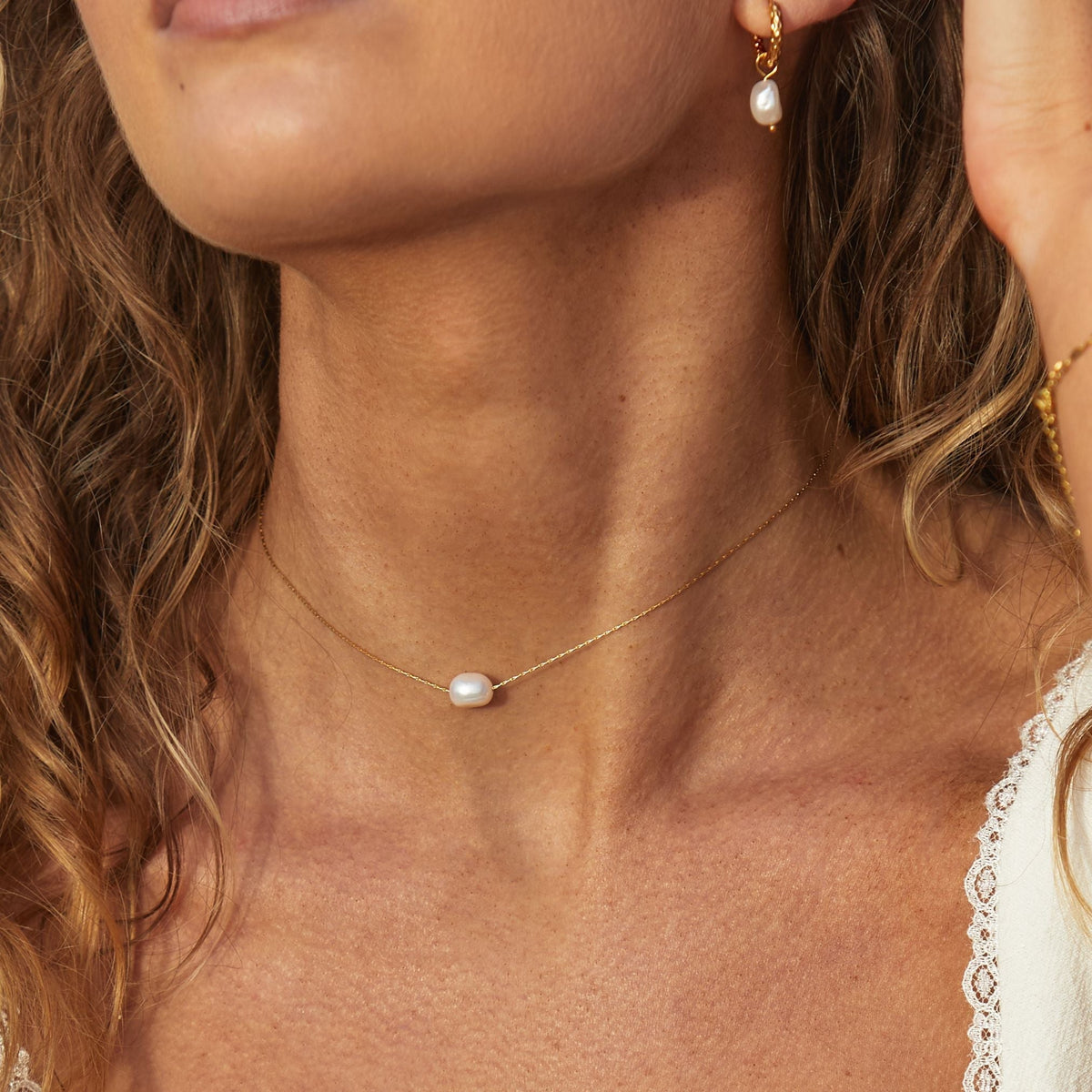 Daurelle - Elegant Baroque Pearl Choker Necklace