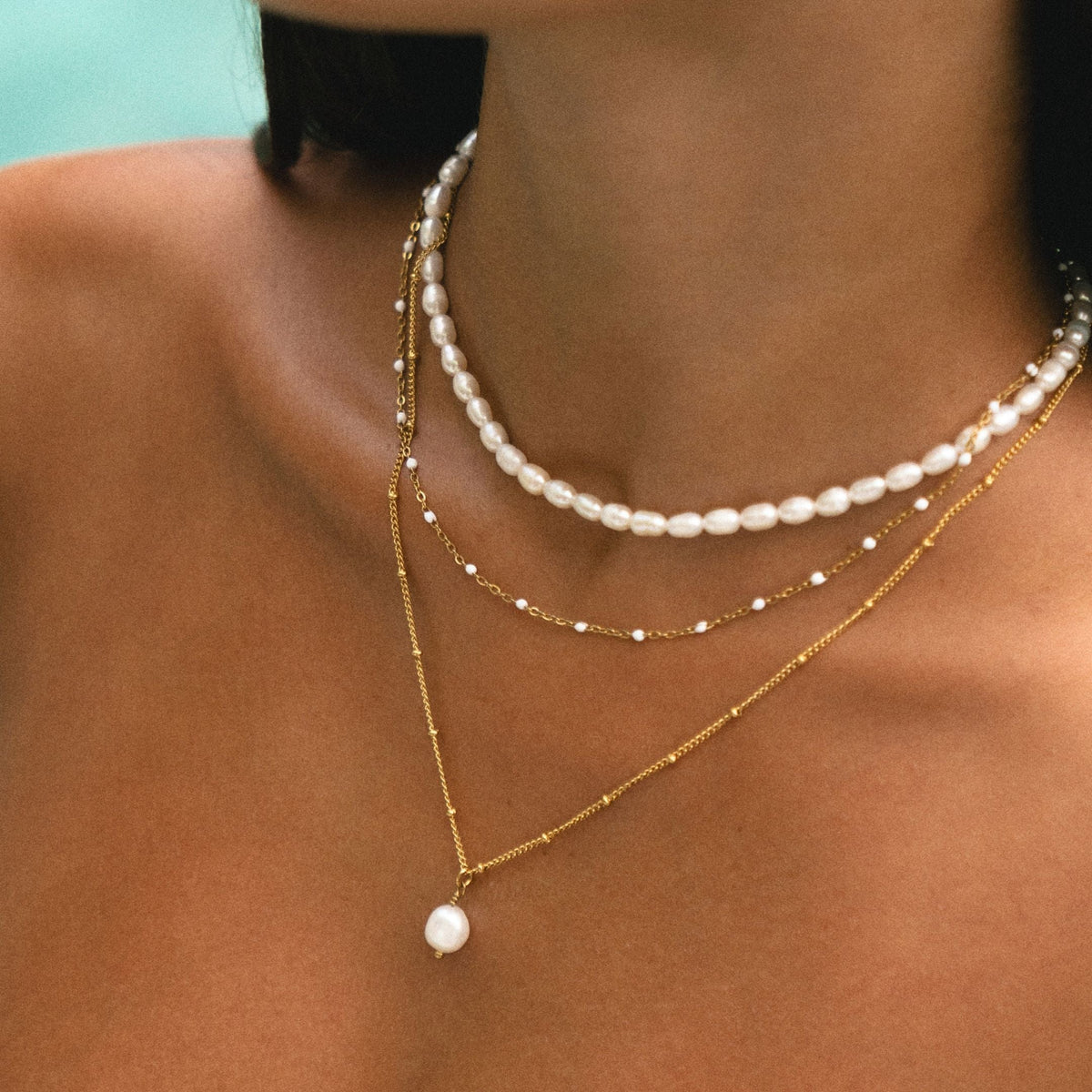 Aemira - Elegant Choker with Shimmering White Enamel Beads