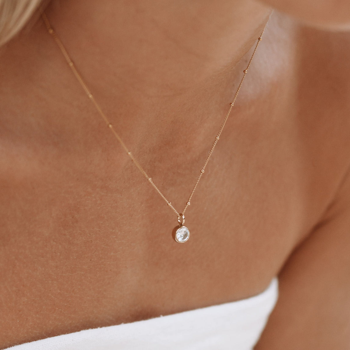 Bunavere - Birthstone Necklace for a Meaningful Connection
