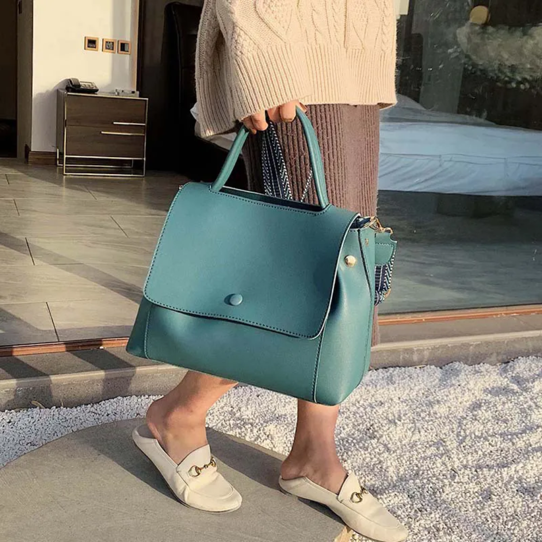 Karen Messenger - A Fashionable and Functional Shoulder Bag