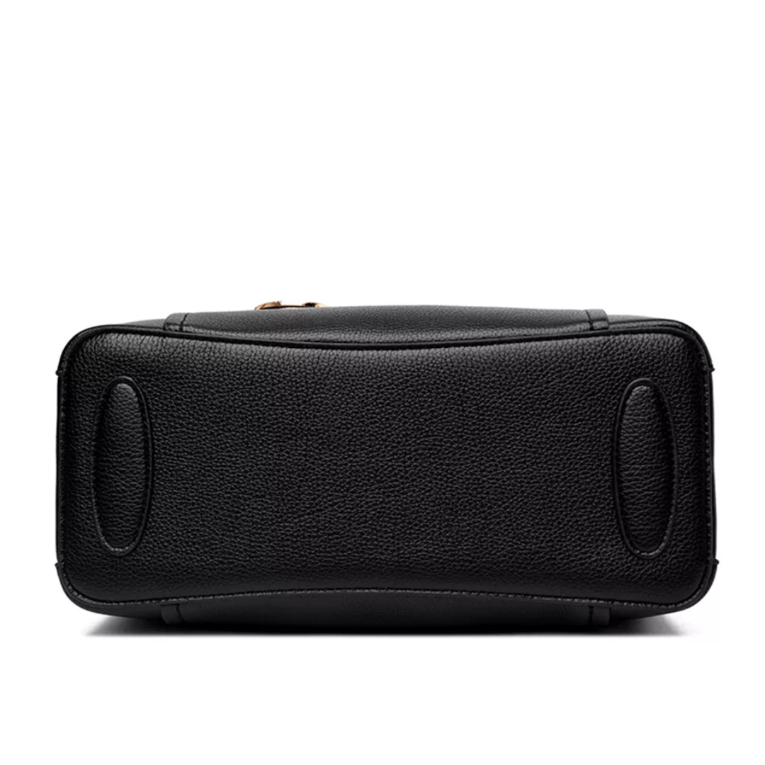 LuxeTote - A Stylish Tote Bag for Every Occasion