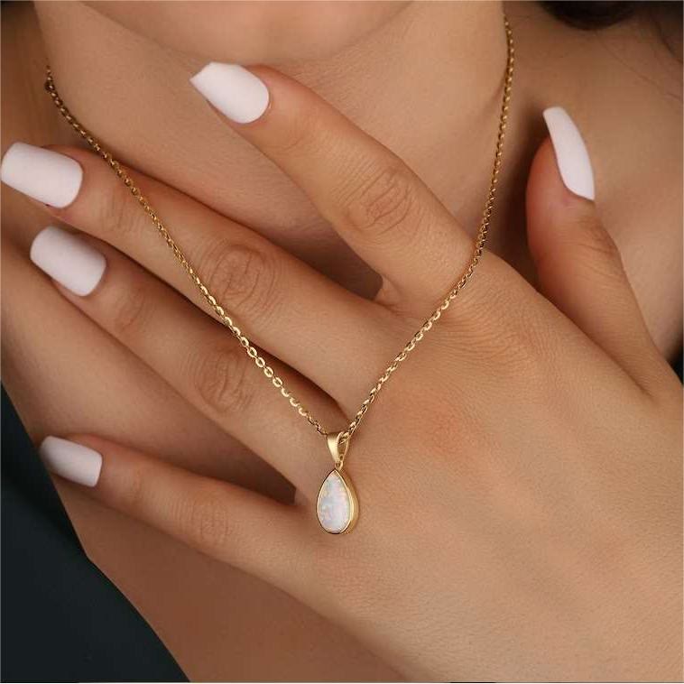 Eloise 18K Gold Opal Drop Pendant Necklace - Natural Opal Elegance