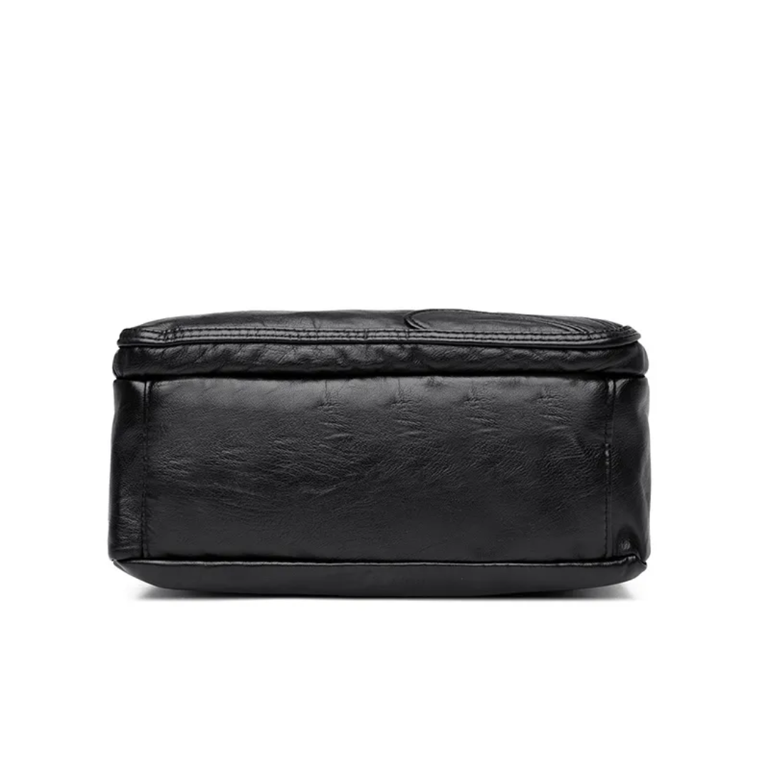 Carly Messenger Bag - A Vintage-Inspired Shoulder Bag