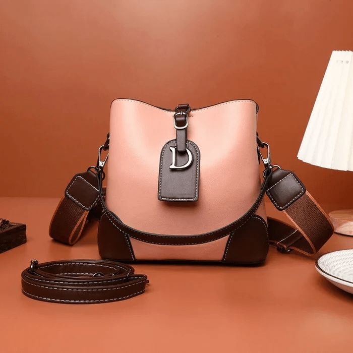 LuxeCarry - Elegant Leather Shoulder Bag with Plenty of Room