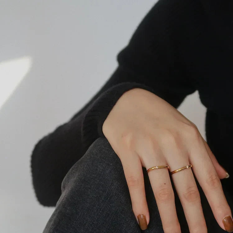 Melora - Minimalist Zirconia Ring for Everyday Elegance