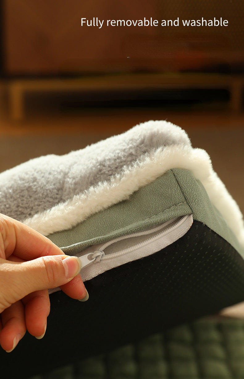 LuxePlush - Warm Plush Dog Bed for Small and Medium Dogs