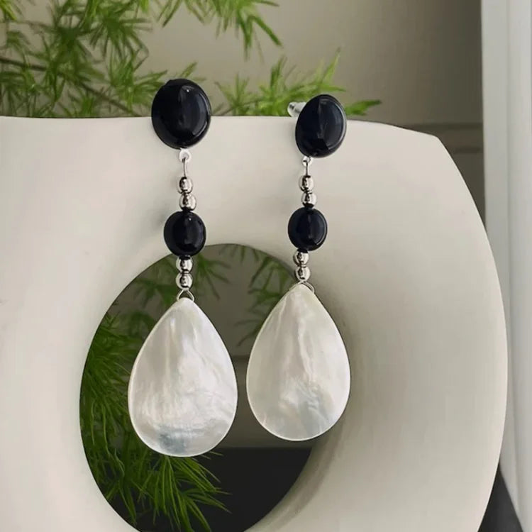 Naia - Vintage Shell Earrings