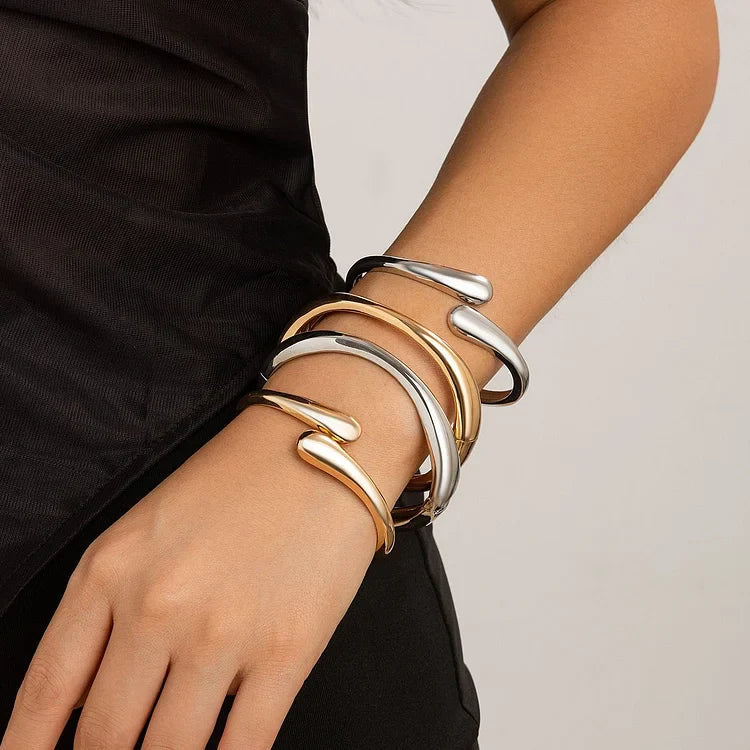 Celina Cross Bracelet - A Timeless Piece of Jewelry