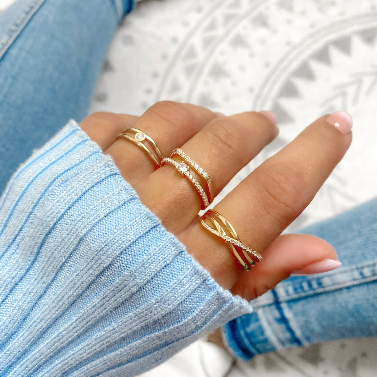 Gorielle - Elegant Ring with Dazzling Zirconia Stones