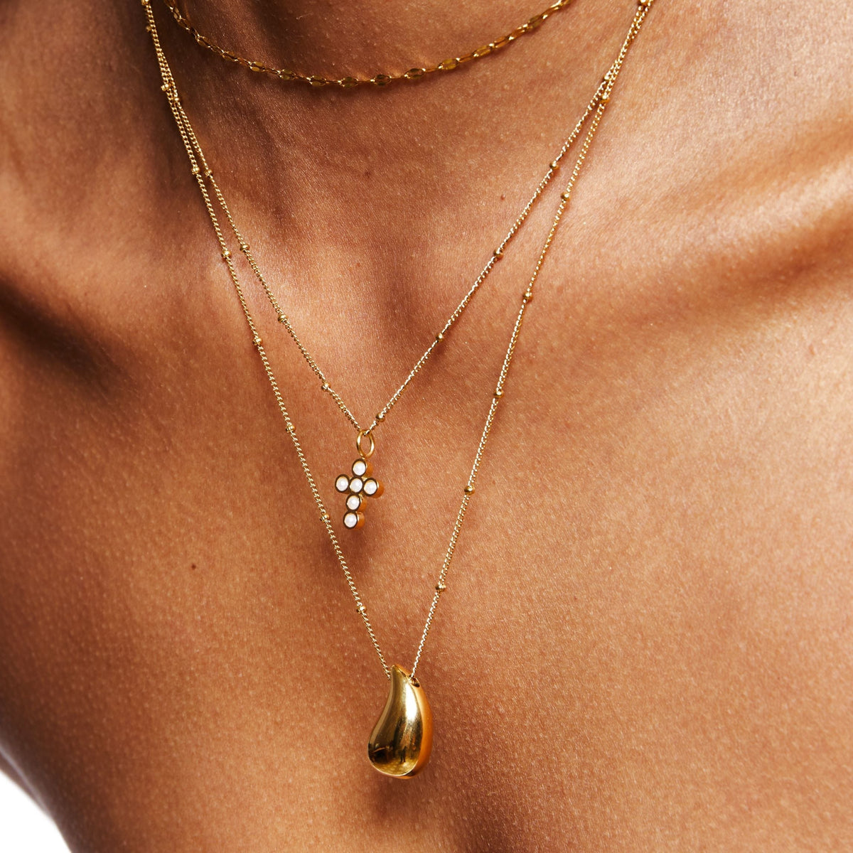 Elara Teardrop Necklace - Timeless Elegance