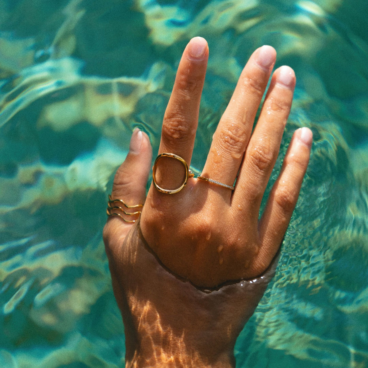 Noa Oval Ring - Elevate Your Style