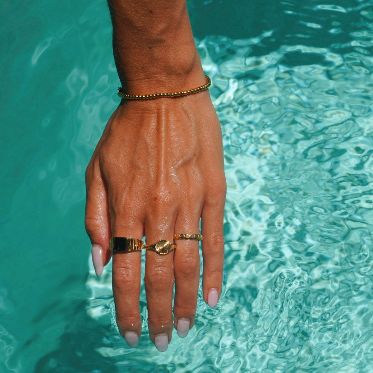 Telsora - Striking Sunlight Signet Ring