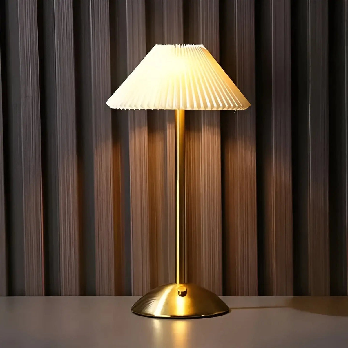 Gruvenda - Portable Metal Table Lamp