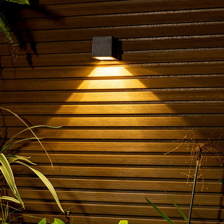 Leyfield - Waterproof Automatic Garden Lighting