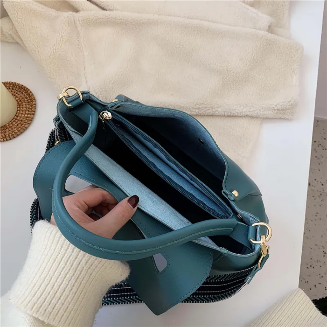 Karen Messenger - A Fashionable and Functional Shoulder Bag