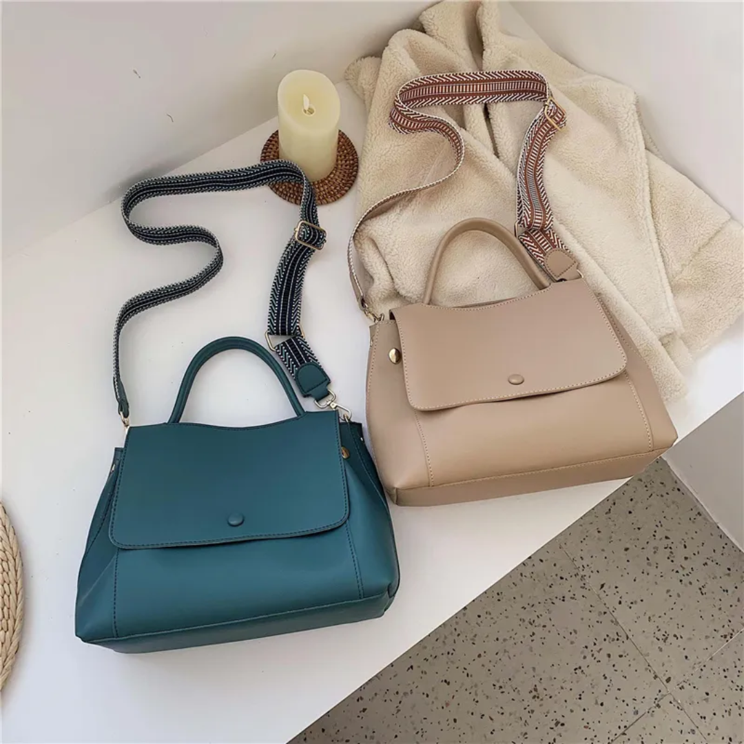 Karen Messenger - A Fashionable and Functional Shoulder Bag