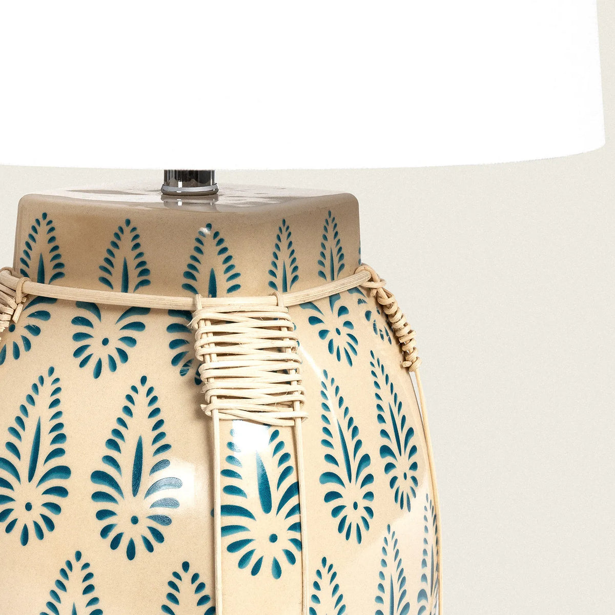RestHearth - Ceramic Table Lamp For Cozy Nights