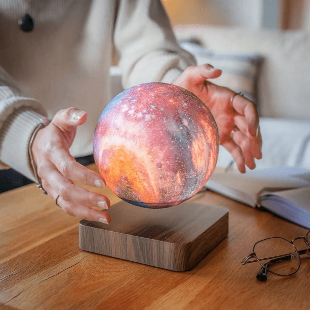 Cris Vale - Levitating Lamp With 16 Colors