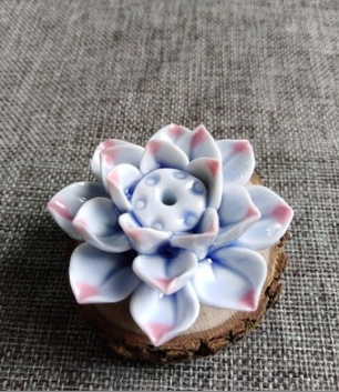 LotusBloom Incense Holder - Elegant Ceramic Lotus Design