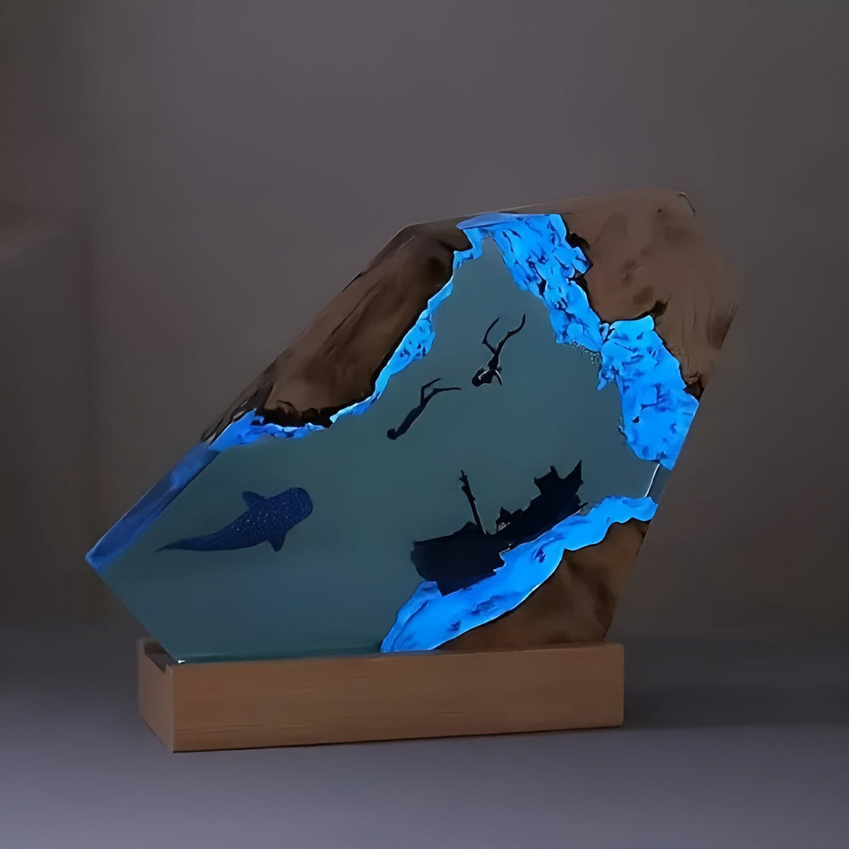 DeepDive Illumina - Ocean-Inspired Table Lamp For Home Decor