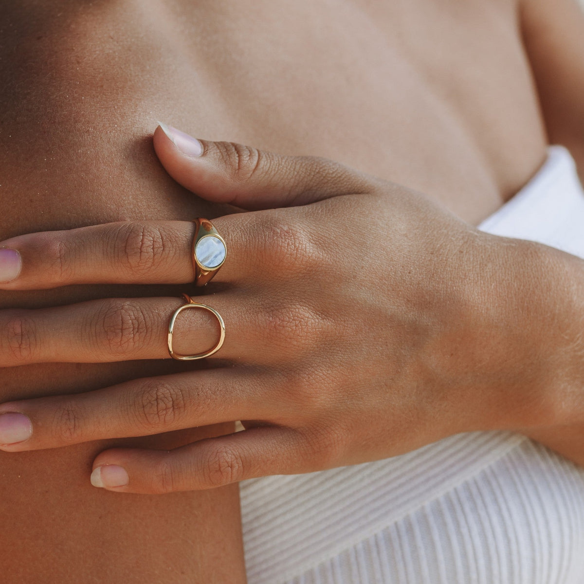 Noa Oval Ring - Elevate Your Style