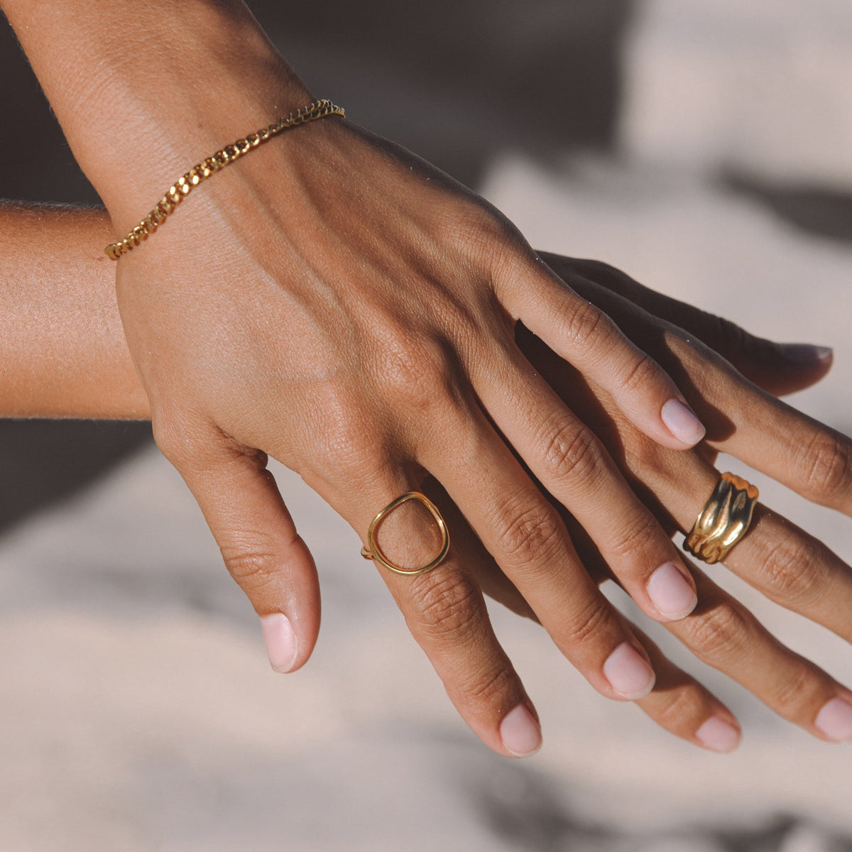 Noa Oval Ring - Elevate Your Style