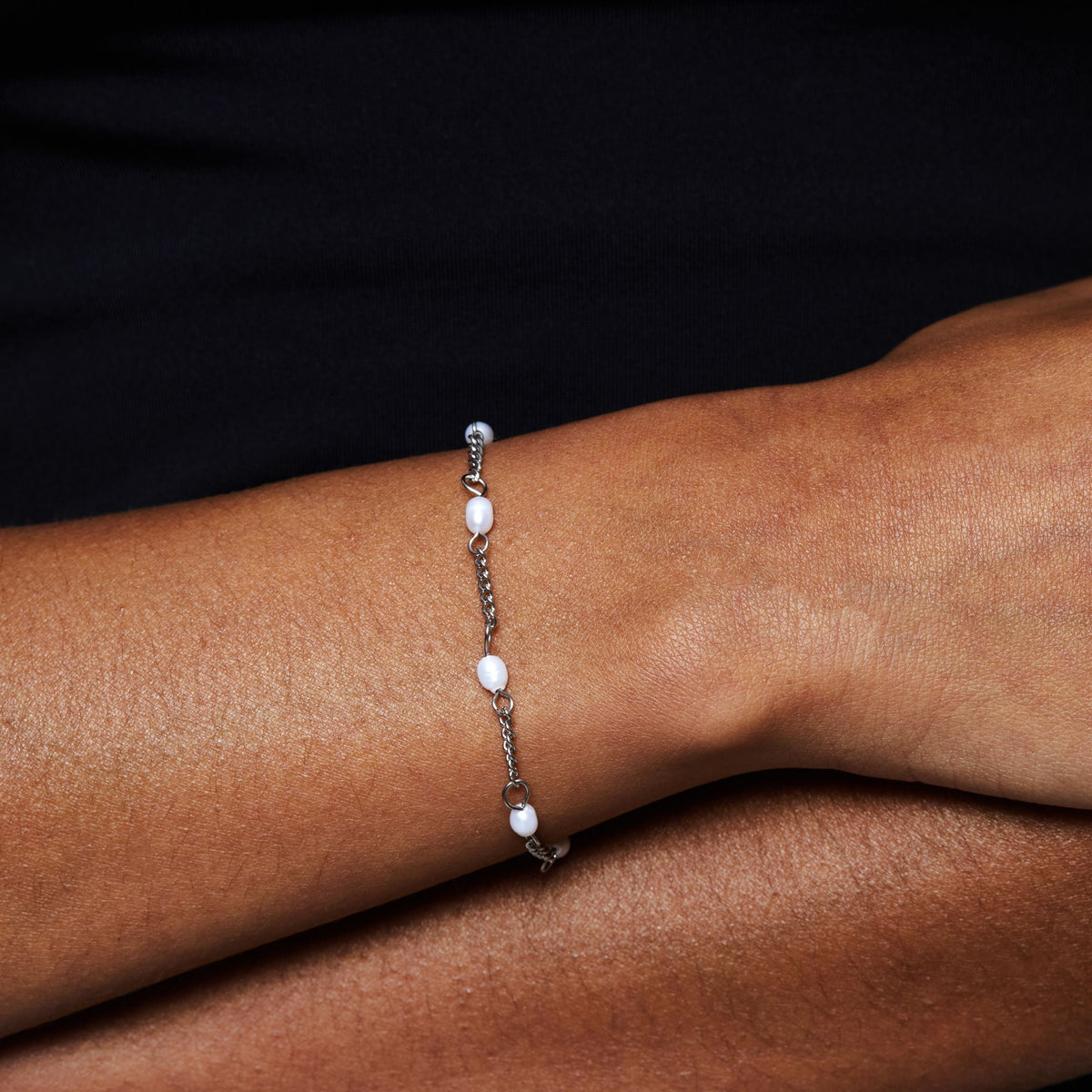 Byvella - Freshwater Pearl Bracelet with Timeless Elegance
