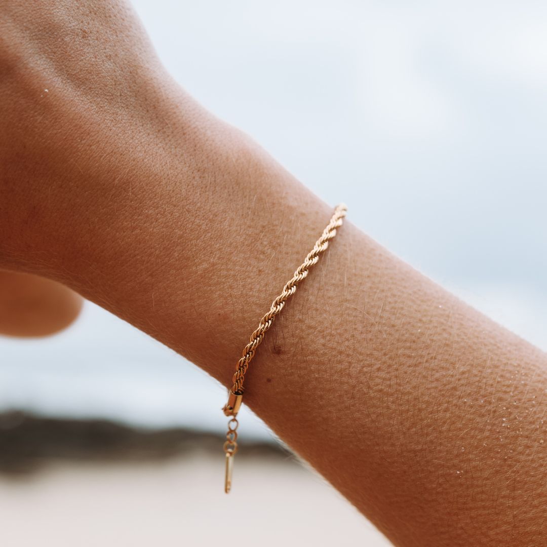 Hystrand - Elegant Twisted Chain Bracelet