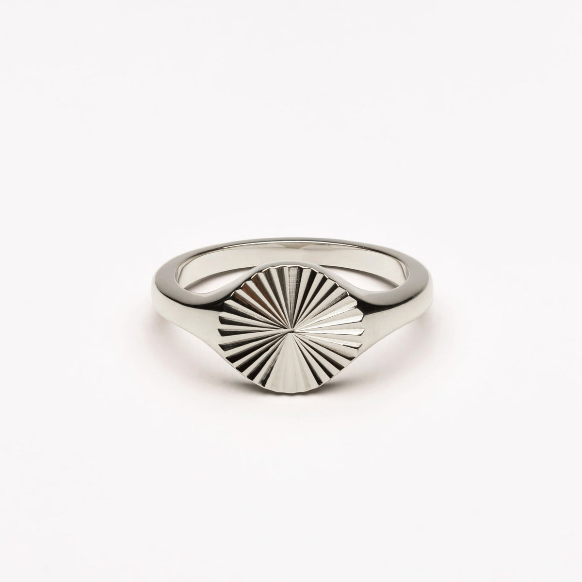 Telsora - Striking Sunlight Signet Ring