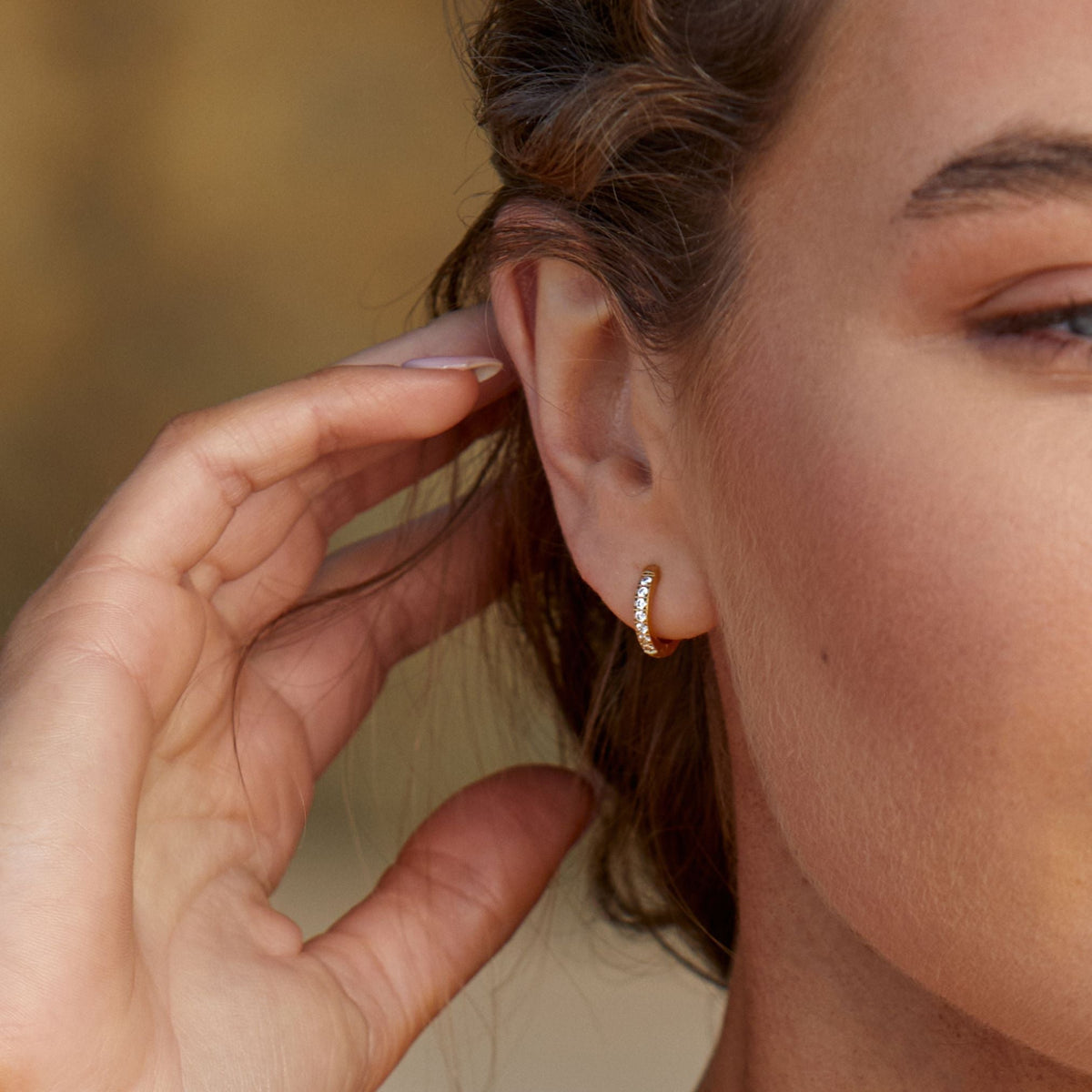 Belvara - Elegant Zirconia Small Hoop Earrings