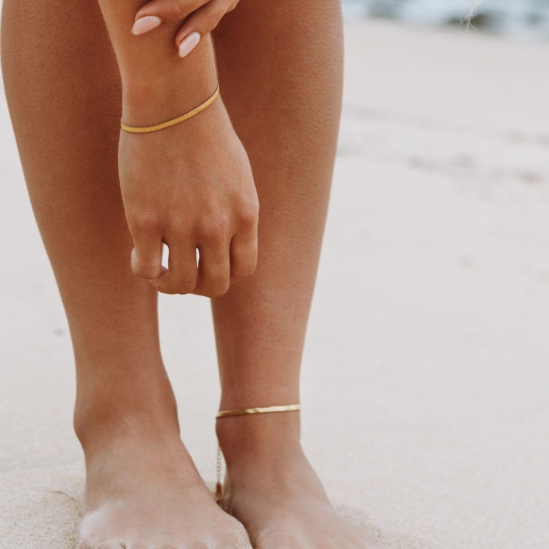 Lana - Elegant Herringbone Bracelet