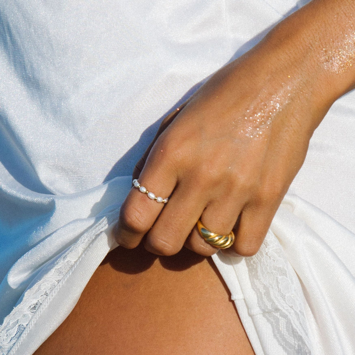 Isle Ring - Elegant Statement Piece for Everyday Style