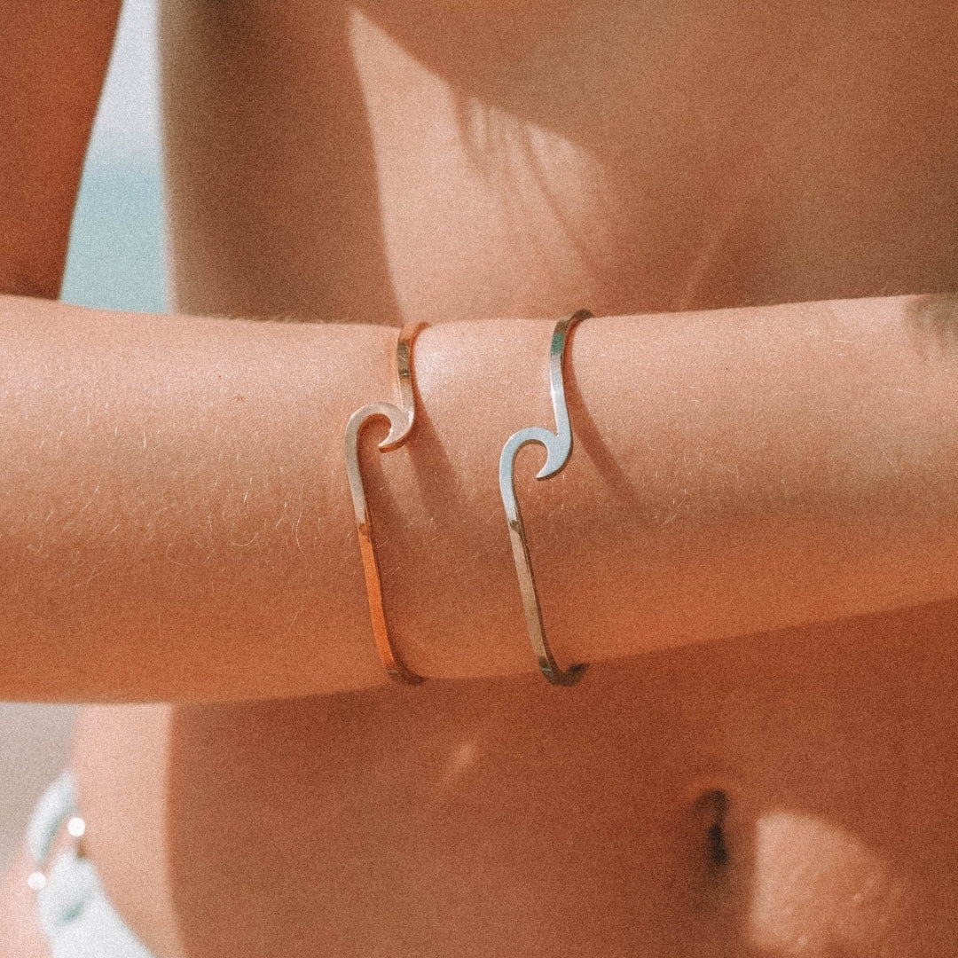Dalmora - Elegant Wave Bracelet for Women