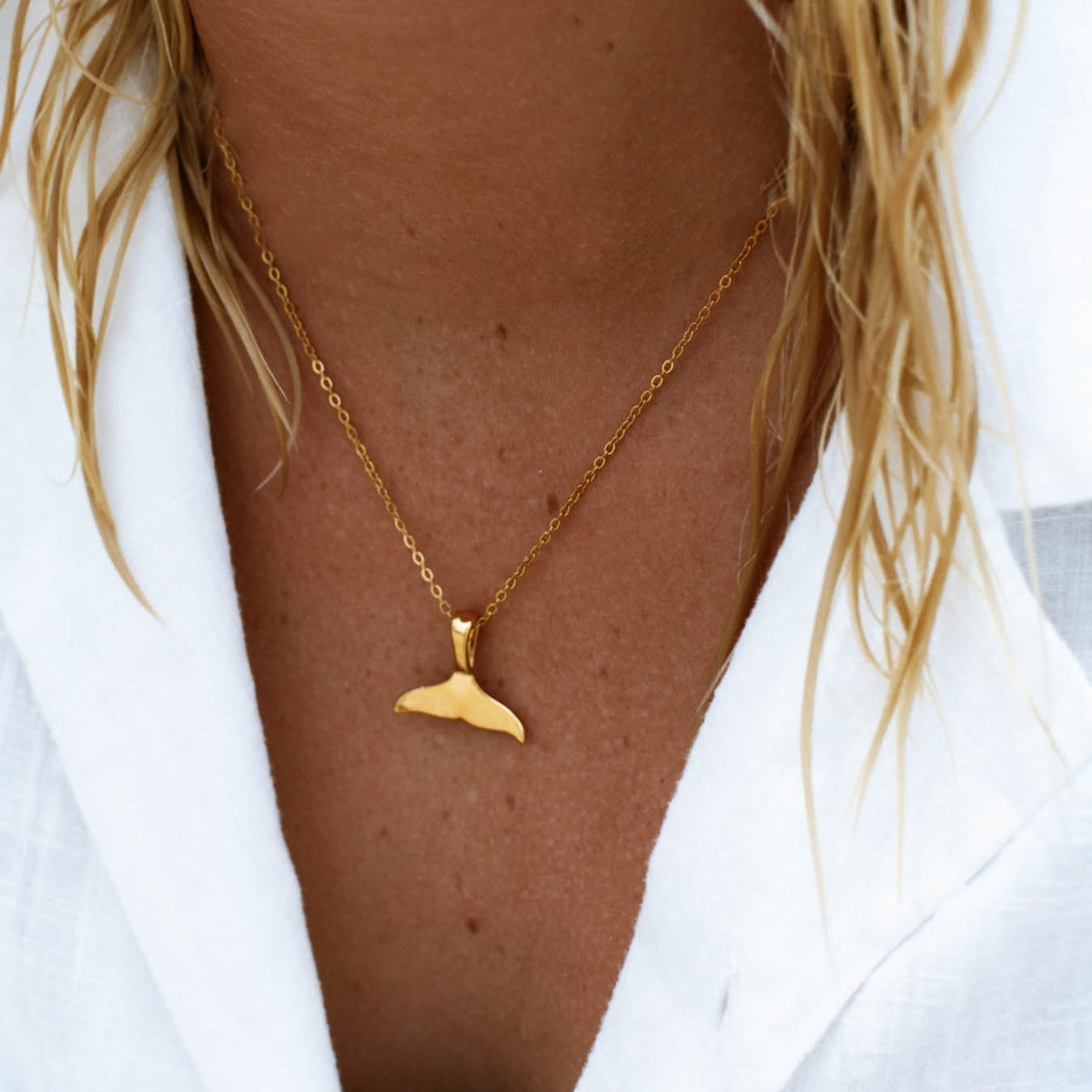 Elara Whale Tail Necklace - Elegant Ocean-Inspired Design