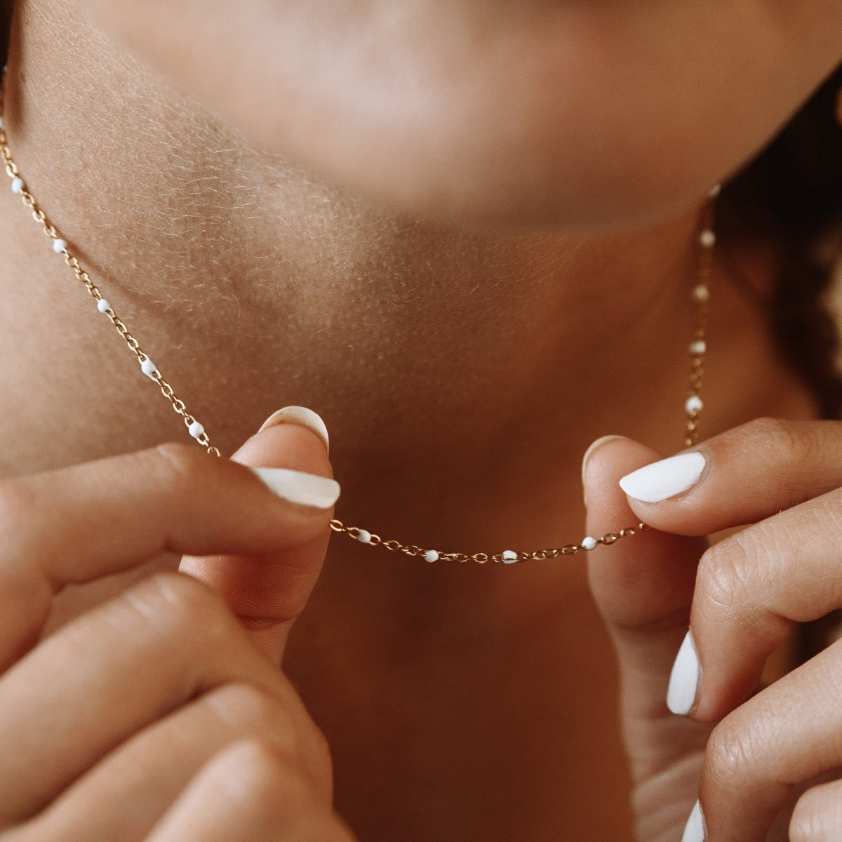 Aemira - Elegant Choker with Shimmering White Enamel Beads