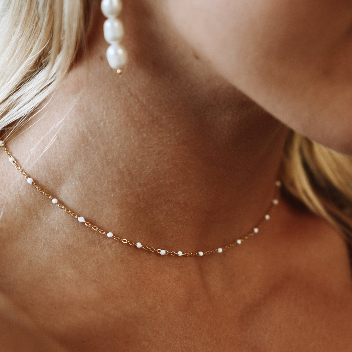 Aemira - Elegant Choker with Shimmering White Enamel Beads