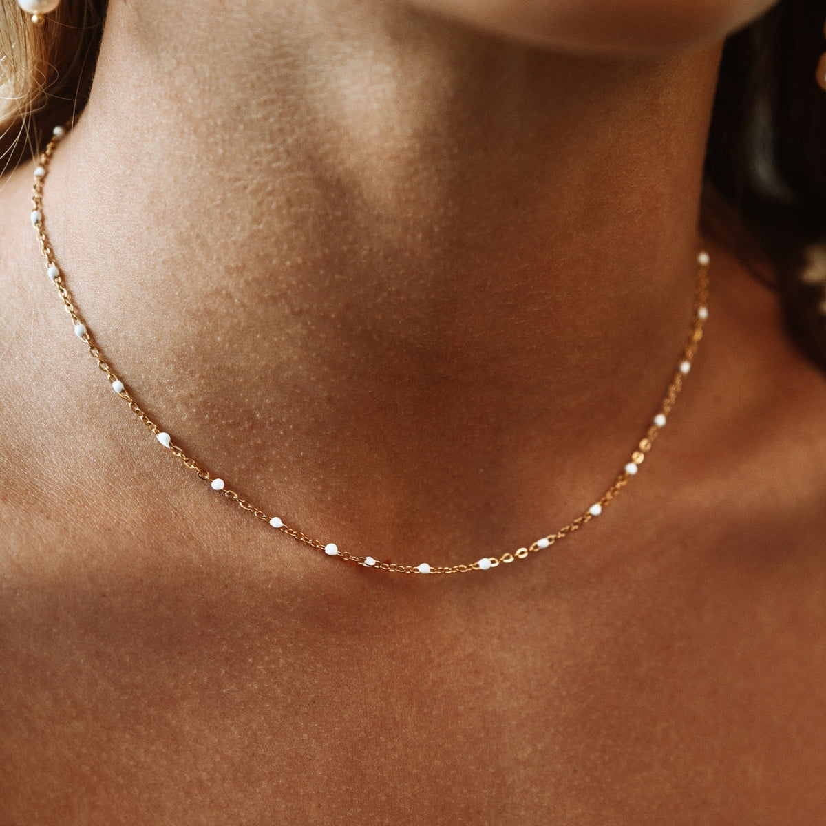 Aemira - Elegant Choker with Shimmering White Enamel Beads