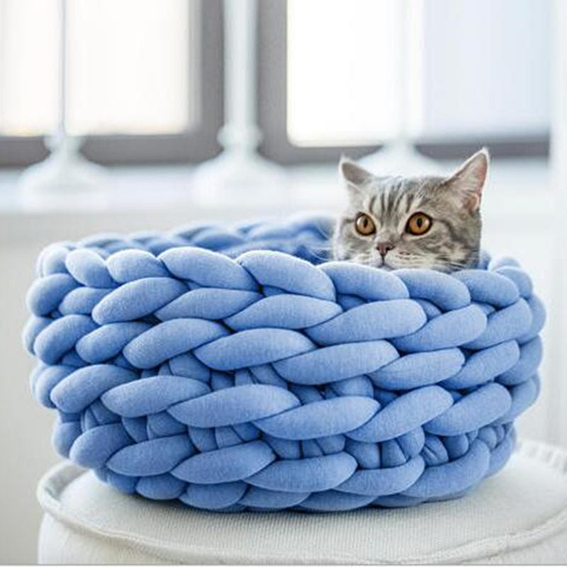 WoollyNest - Cozy Knit Pet Bed for Cats and Dogs