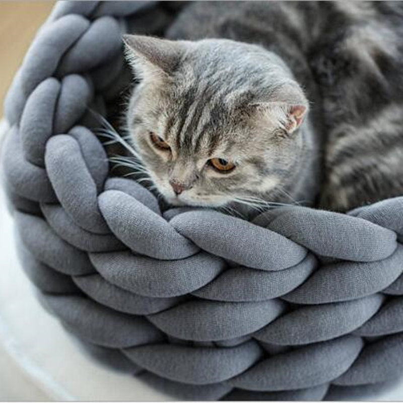 WoollyNest - Cozy Knit Pet Bed for Cats and Dogs