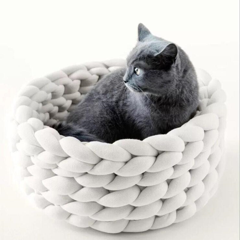 WoollyNest - Cozy Knit Pet Bed for Cats and Dogs